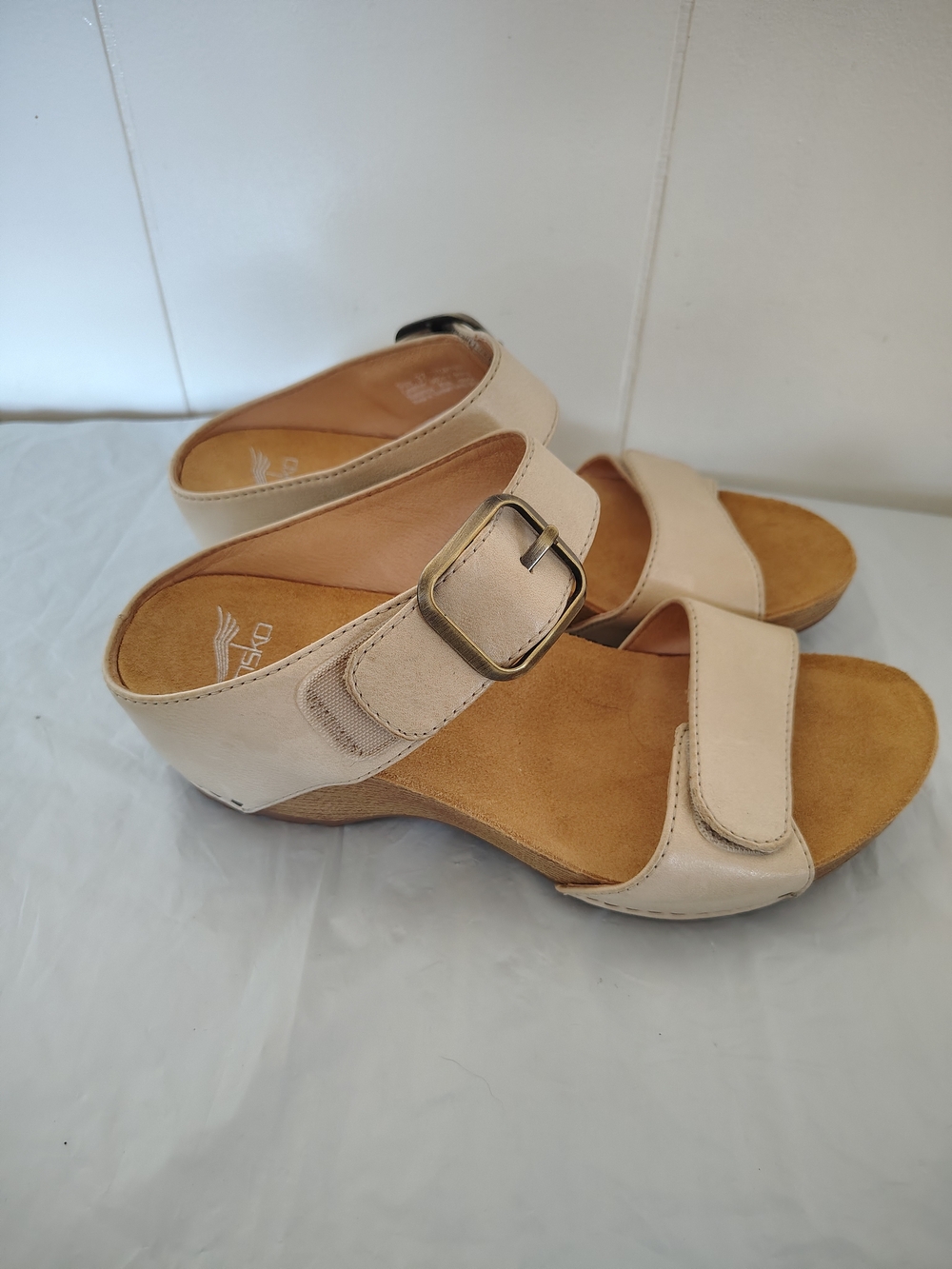 Dansko Leather Wedge Slide Sandals Beige Cream Size 37 (US 6.5-7)
